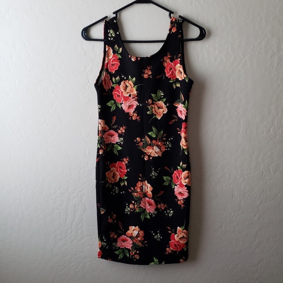 Black floral bodycon dress - Picture 1 of 4